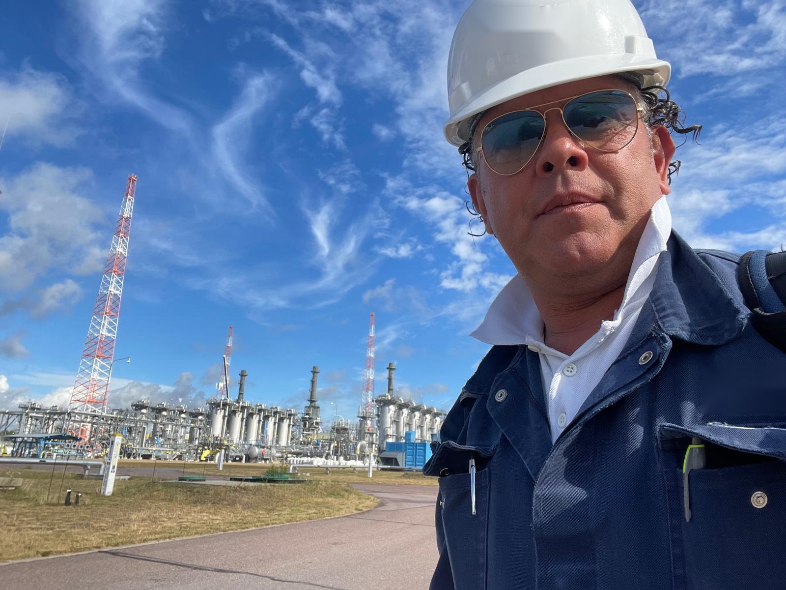 Alberto Mazzola on a gas-treatment plant site